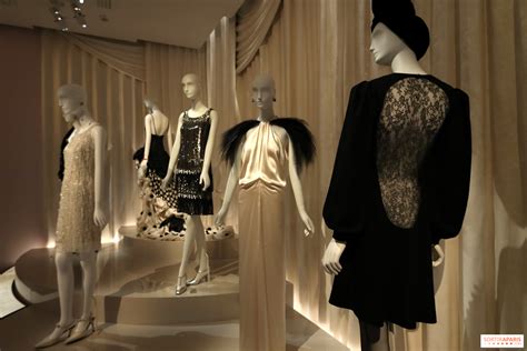 yves saint laurent femmes habilles|musée yves saint laurent.